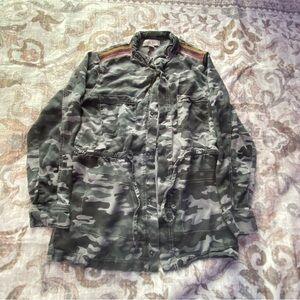 Knox Rose Camo Utility Jacket Embroidered Shoulder Green Gray Women’s Medium